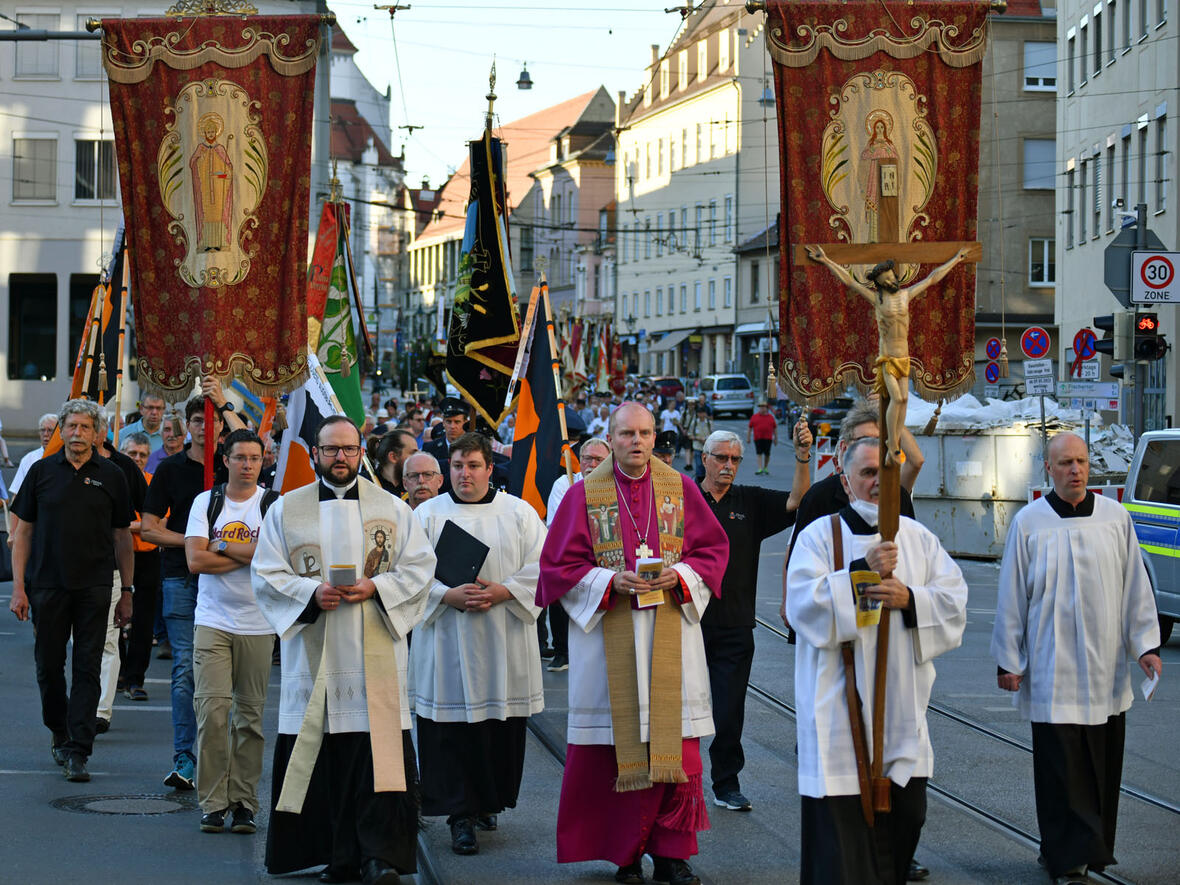 Männerwallfahrt zur Basilika St. Ulrich und Afra (Foto: Nicolas Schnall / pba) 