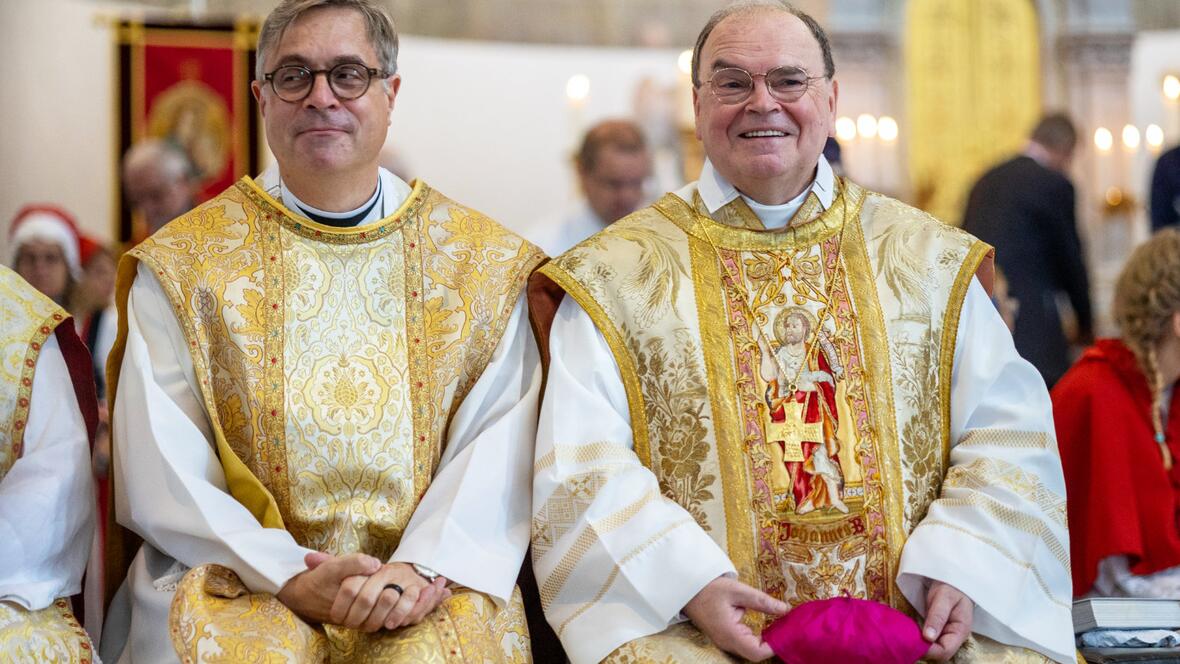 Bischof Bertram mit dem ehemaligen Friedberger Stadtpfarrer und jetzigen pallottinischen Provinzial P. Markus Hau.