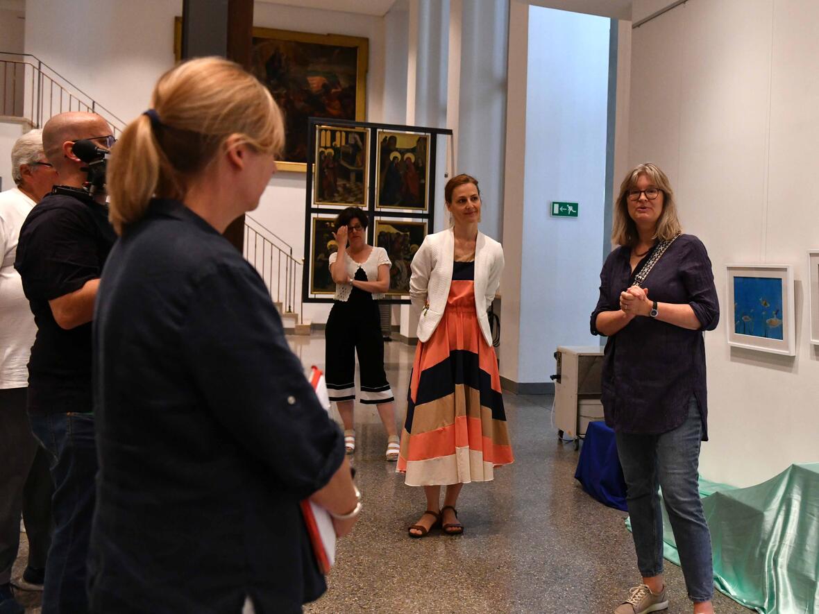 Eine Sonderausstellung für Kinder möchte den heiligen Ulrich auch der ganz jungen Generation zugänglich machen. Grundlage hierfür sind die Illustrationen des Buchs "Elsbeth, die Fische und der heilige Ulrich". (Foto: Maria Rösch / pba) 