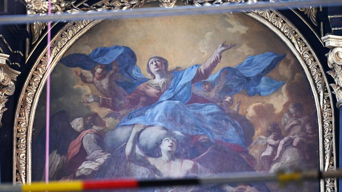 Eingerüstet, doch nicht abgeschlossen: Mariä Himmelfahrt in der Höchstädter Stadtpfarrkirche (Fotos: Julian Schmidt / pba)