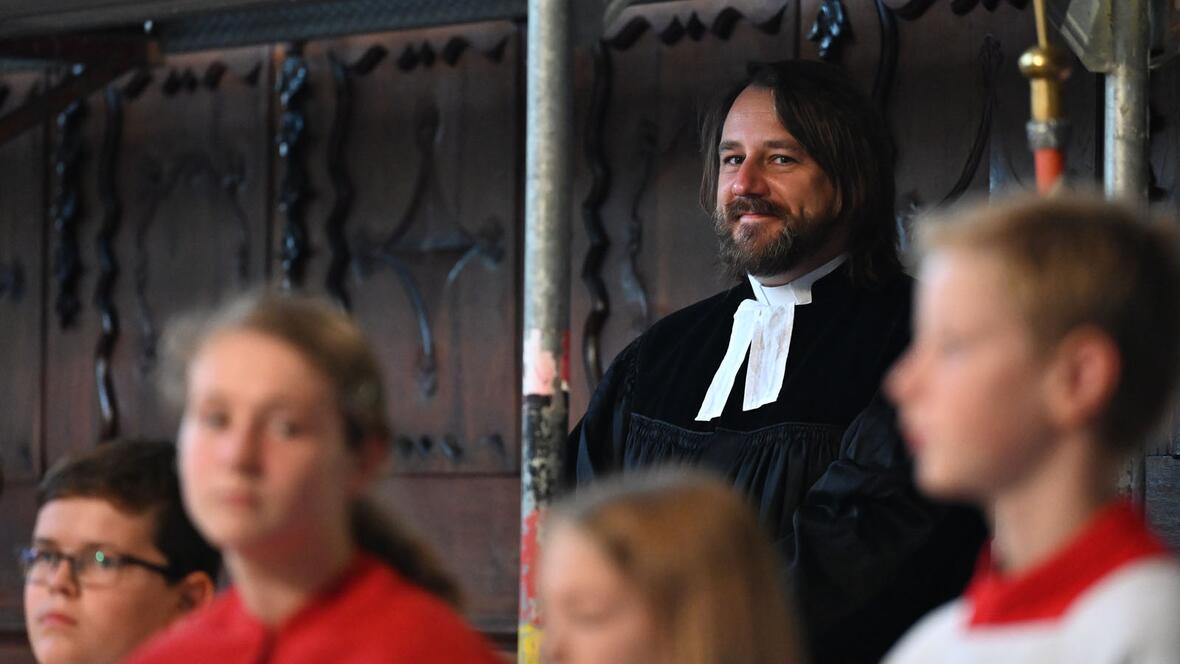 Als Zeichen der evangelischen Vergangenheit des Gotteshauses und der ökumenischen Verbundenheit heute nahm auch der evangelische Stadtpfarrer von Höchstädt an dem Festgottesdienst teil.