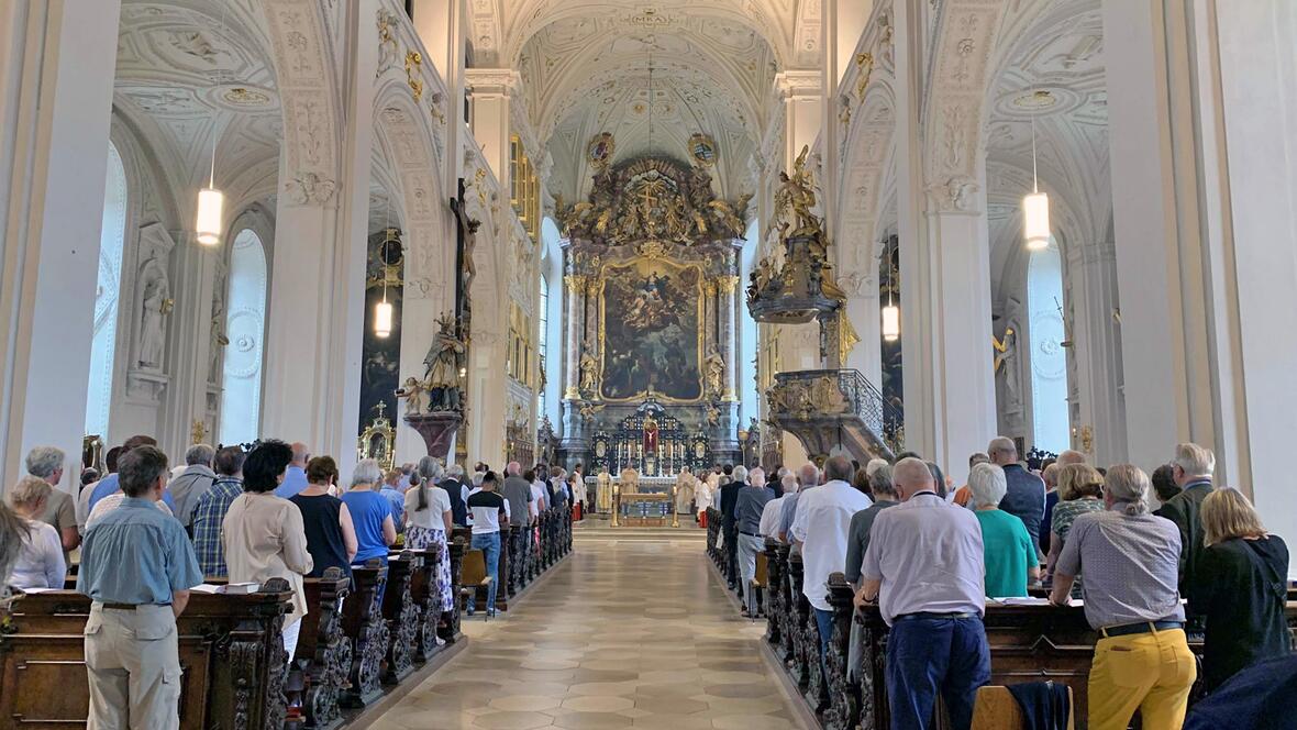 Die Gemeindemitglieder in Neuburg freuten sich über ihre neue Orgel. 