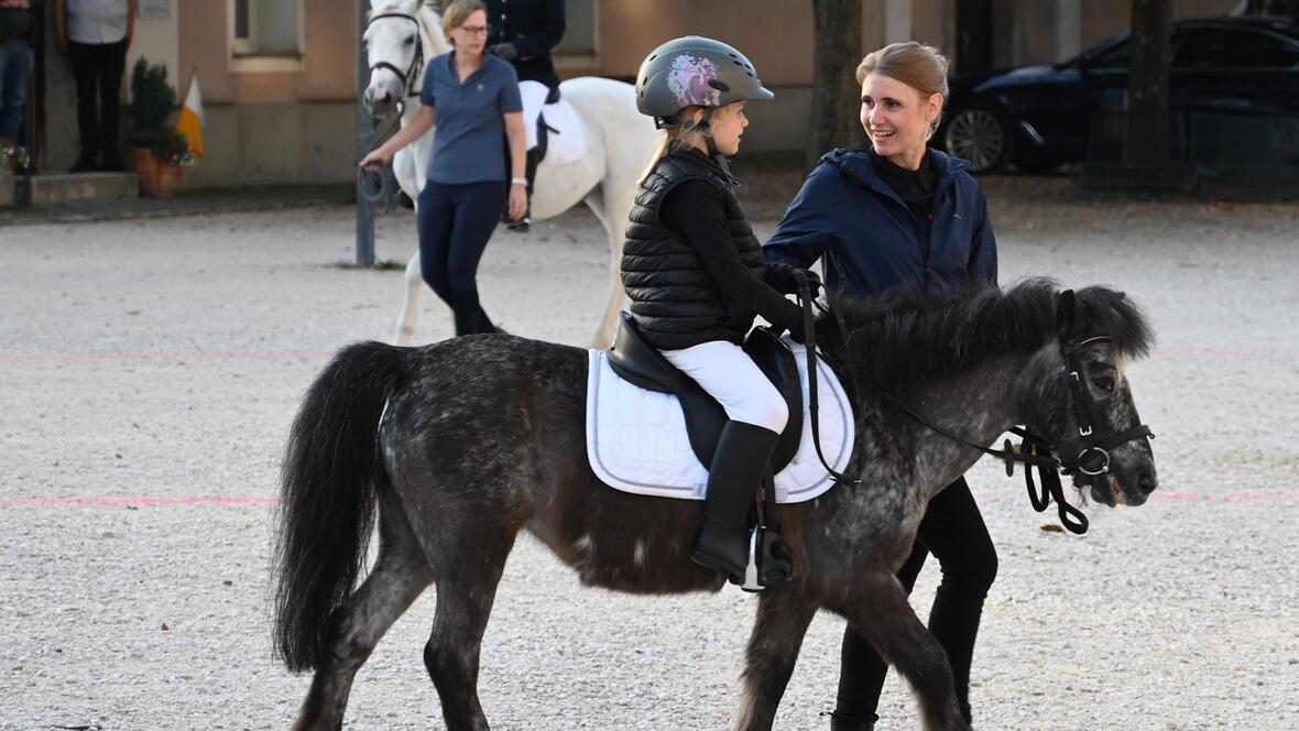 Schon die Kleinsten erbaten für sich und ihr Tier den Segen. 