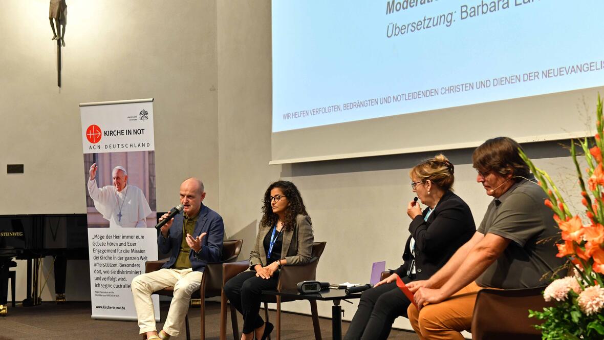 Gebets- und Solidaritätstag für verfolgte Christen: Beim Podium ging es um die Lage der Christen in den beiden krisengeschüttelten Ländern Syrien und Libanon. (Fotos: Nicolas Schnall / pba)