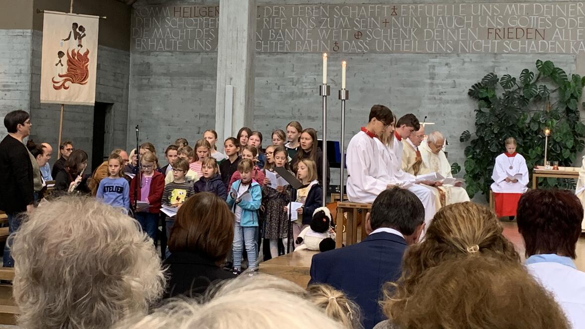 Der Kinderchor minibeats umrahmte den Festgottesdienst zusammen mit zahlreichen weiteren Chören- und Instrumentalensembles. 