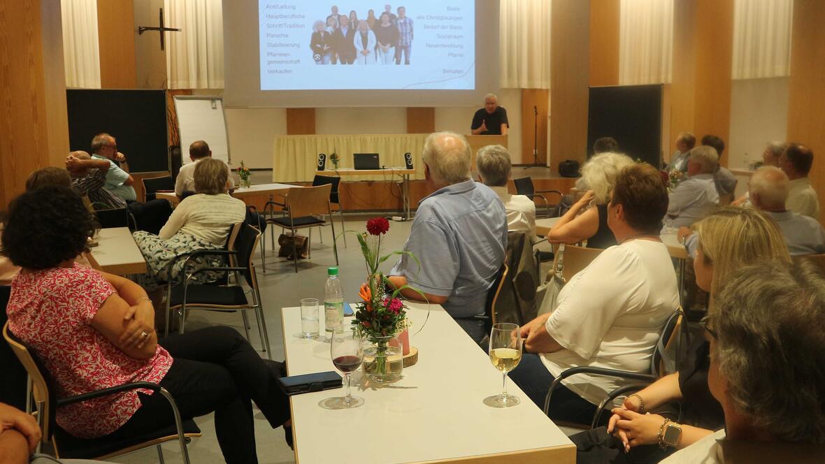 Feierstunde mit Sirtaki-Tanz