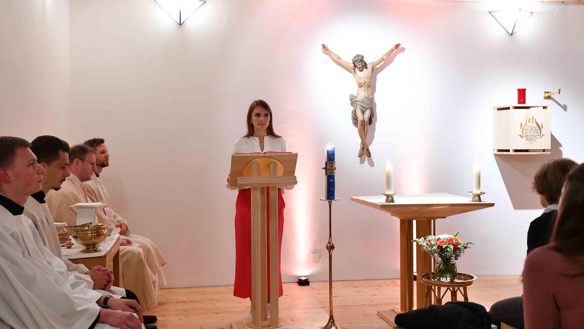 Veronika Ciaston begleitet die jungen Erwachsenen als Referentin und hat bei der Messe die Lesung vorgetragen.