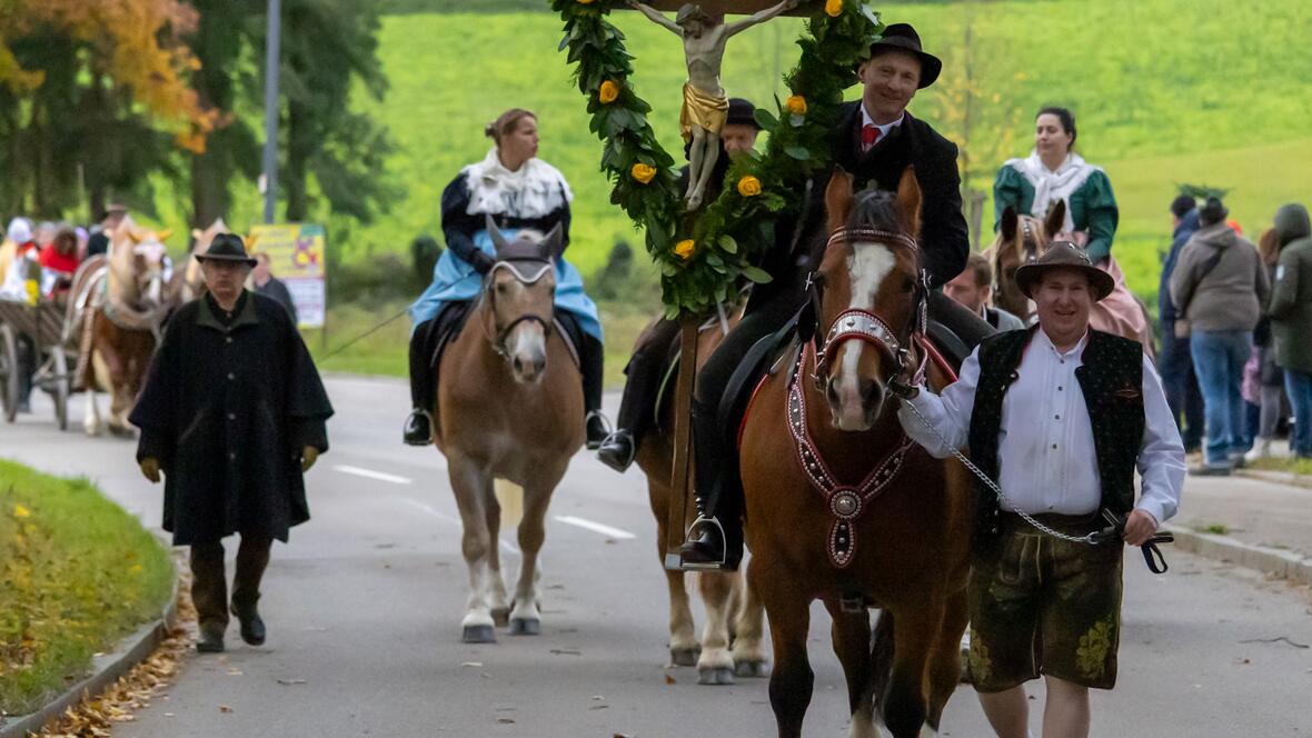 Pilgerweg zur wahren Freiheit: Leonhardifest in Inchenhofen (Fotos: Julian Schmidt / pba)