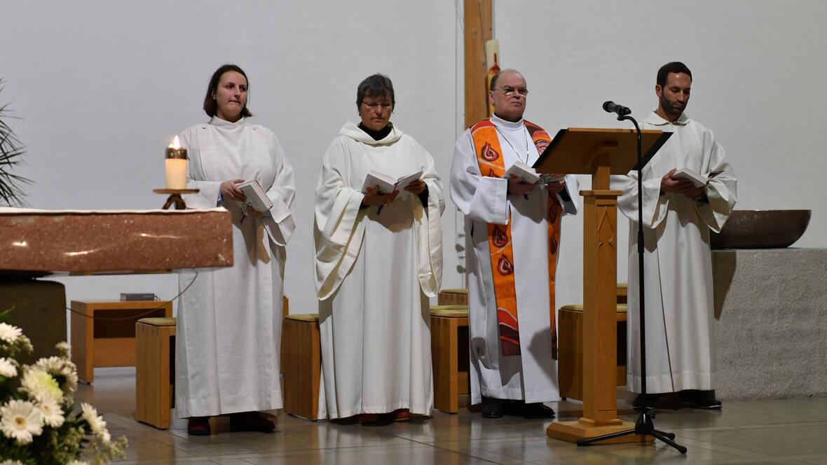 Die Wortgottesfeier sollte meditativ, musikalisch und anders sein. Von einer Vorbereitungsgruppe aus den Reihen der Pastoralreferent/-innen wurde sie mitgestaltet.   