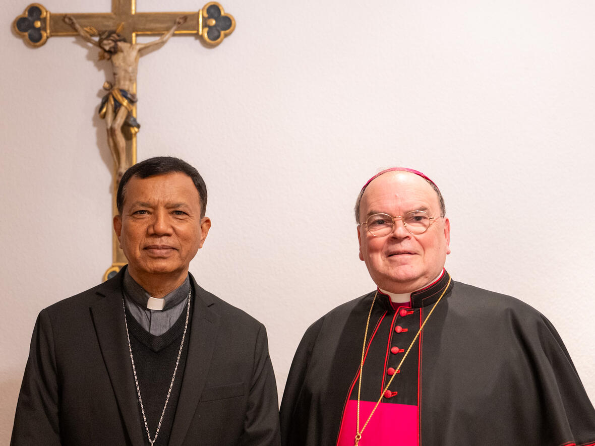Erzbischof Shaw und Bischof Bertram in Augsburg (Foto: Julian Schmidt / pba)