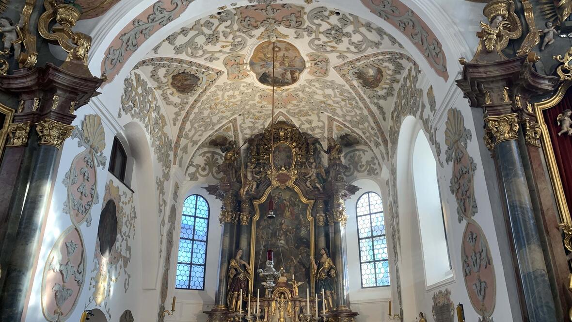 Die frisch renovierte Kirche St. Blasius in Zuchering erstrahlt hell und in neuem Glanz. (Fotos: Viktoria Zäch, pba)