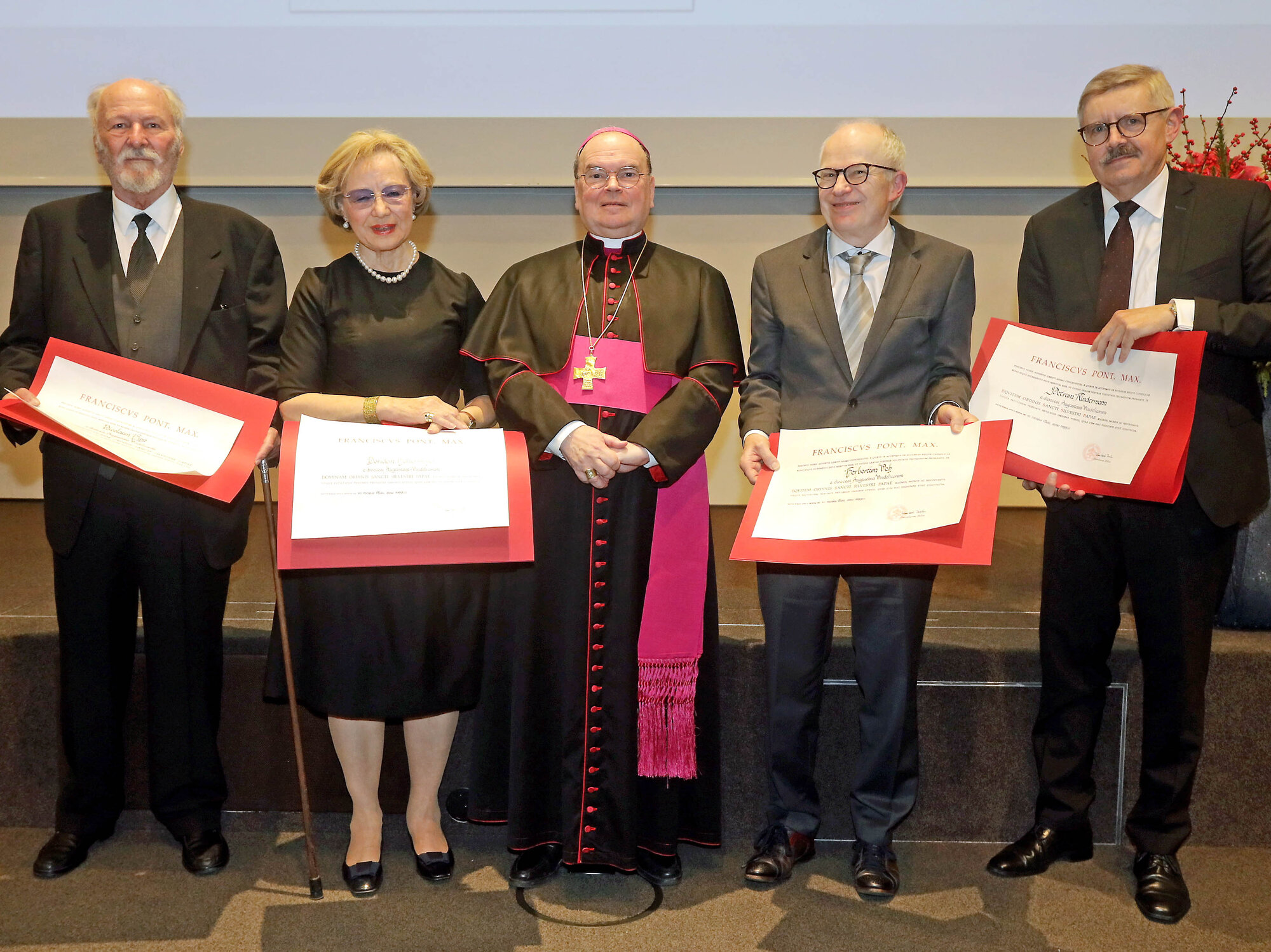 Päpstliche Auszeichnung_Vier Persönlichkeiten mit Silvesterorden ausgezeichnet (Foto Annette Zoepf pba)