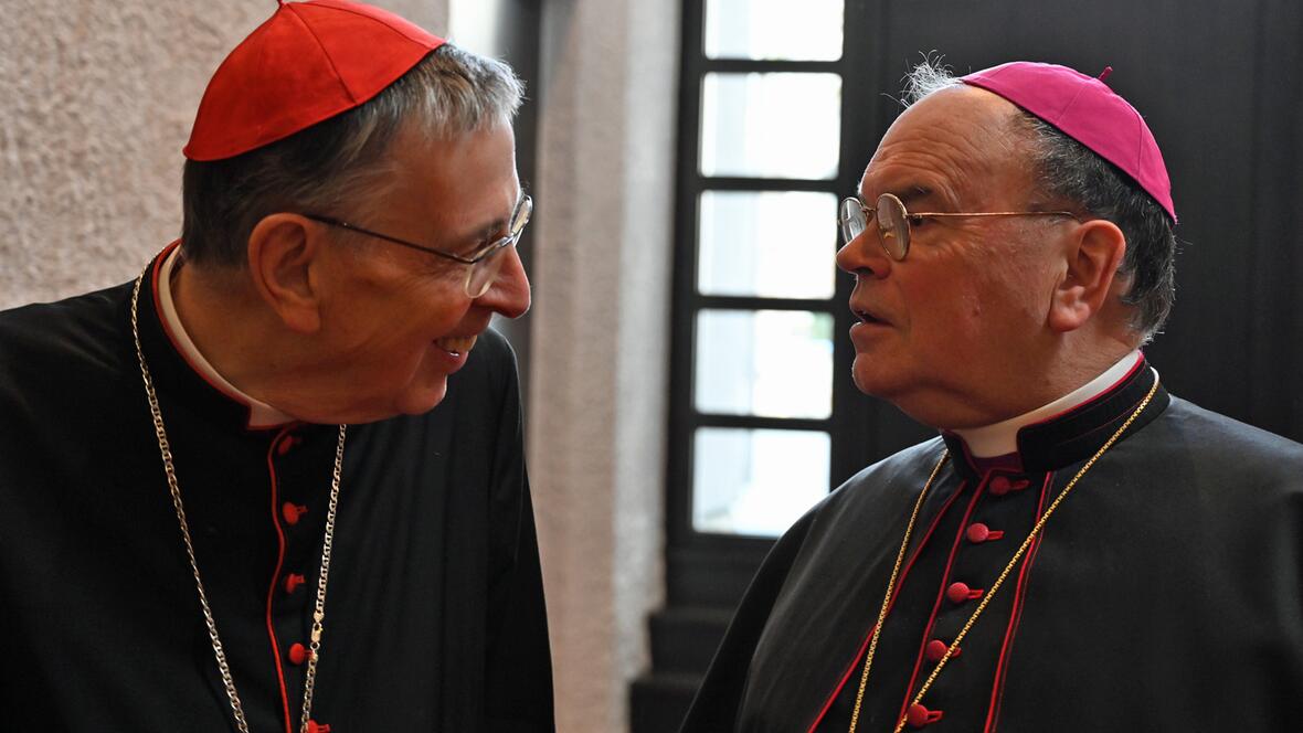 Auch Bischof Bertram freute sich über den hohen Besuch aus Rom. (Foto: Julian Schmidt / pba)