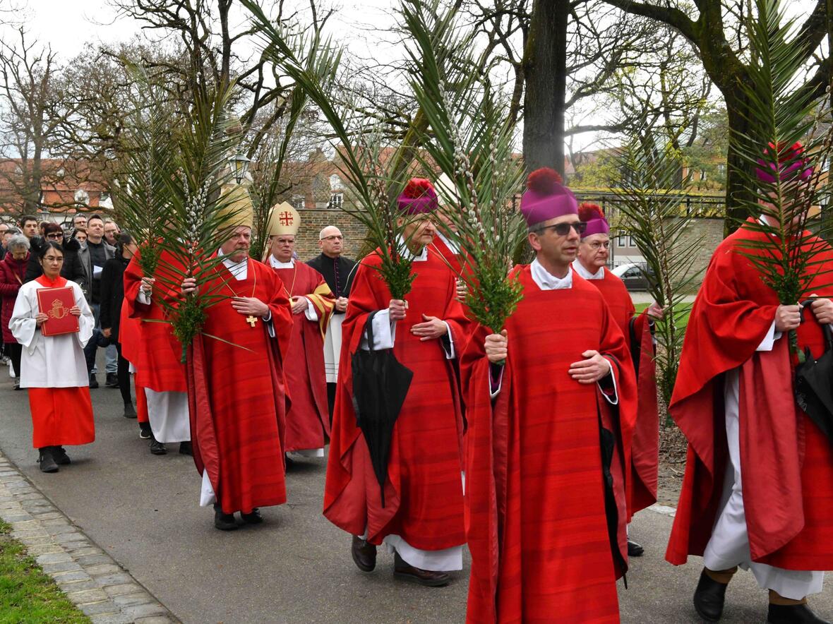 Feierliche Prozession zum Gedenken an den Einzug Jesu nach Jerusalem (Fotos: pba/Ulrich Bobinger)
