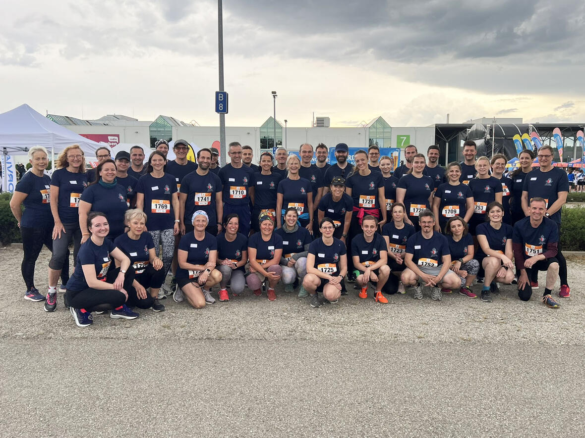 Die Läuferinnen und Läufer des Bistums beim 13. M-Net Firmenlauf in Augsburg (Foto: Personalabteilung)