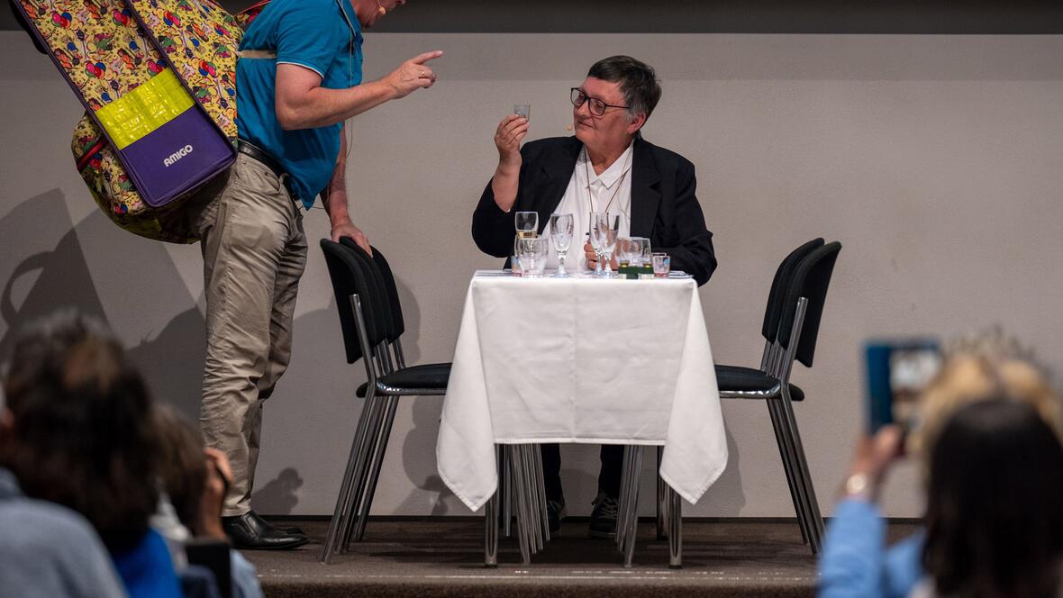 Die Regionalgruppe Augsburg der Gemeindereferenten führte ein Theaterstück im Stil von "Dinner for One" auf.