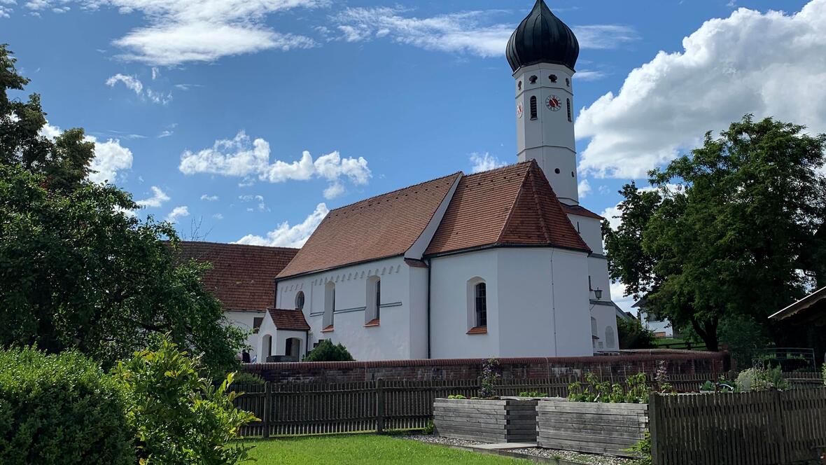 Die frisch renovierte Ulrichskirche in Kleinreichertshofen ist einen Besuch wert. (Fotos: Viktoria Zäch / pba)