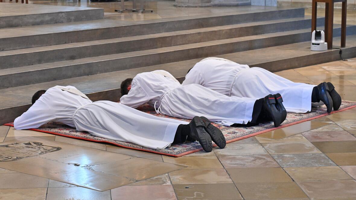 Während der Litanei wurden verschiedenste Heilige angerufen. 