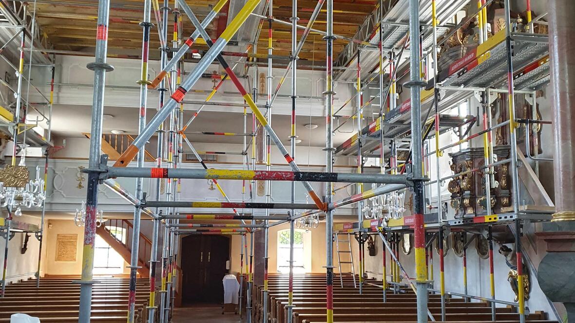 Die Decke wurde stabilisiert und neu aufgehängt. (Foto: Anna Brugger/PG Aindling)