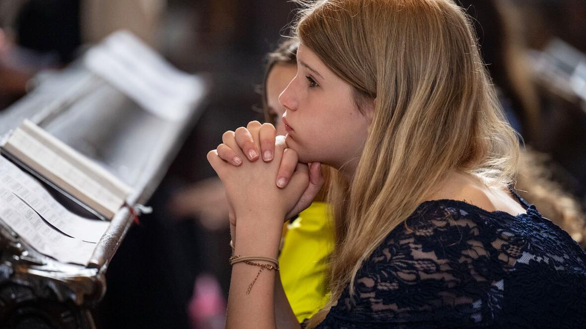 Zum Gottesdienst waren hunderte Kinder und Jugendliche aus dem ganzen Bistumsgebiet zusammengekommen.