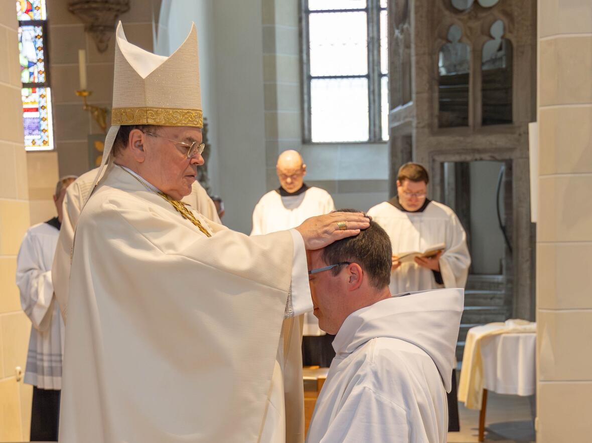 Diakonenweihe von Br. Lazarus Bartl OSB durch Bischof Bertram (Fotos: Br. Elias Max König OSB)