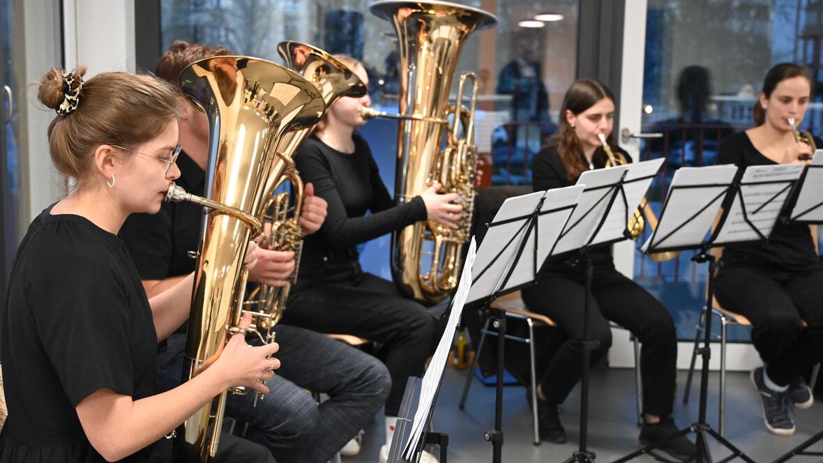 Die Blaskapelle der Katholischen Hochschulgemeinde begleitete den Festakt musikalisch. 
