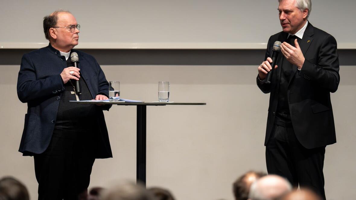 Bischof Bertram und Weihbischof Matthäus Karrer sprachen über die Herausforderungen des Ehrenamts in der Kirche.