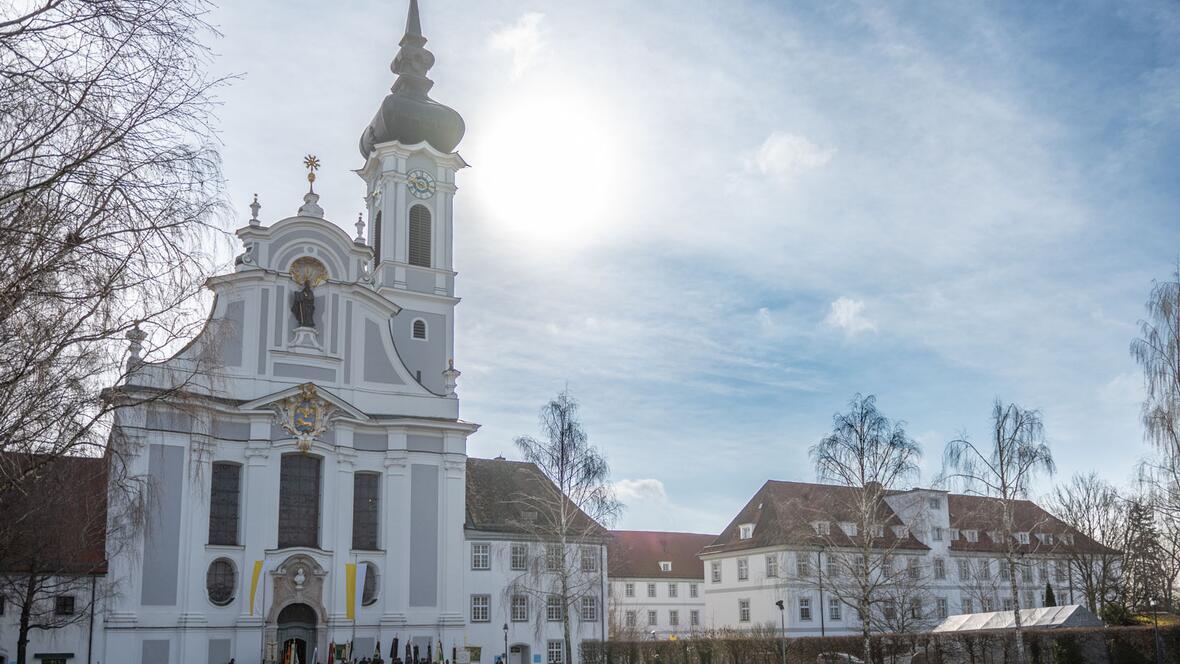 Das Dießener Marienmünster entstand in seiner heutigen Form im 18. Jahrhundert.