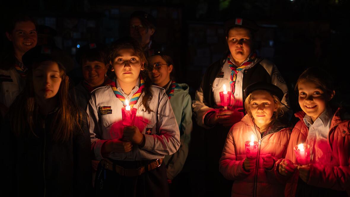 Auch junge Gesichter waren bei dem stimmungsvollen Eröffnungsgottesdienst dabei.