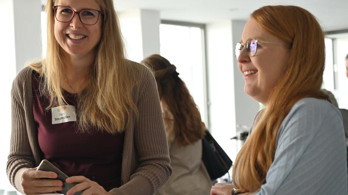 Immer wieder gab es auch Möglichkeiten zum Austausch mit Engagierten aus anderen Pfarreien. (Foto: Maria Rösch / pba) 