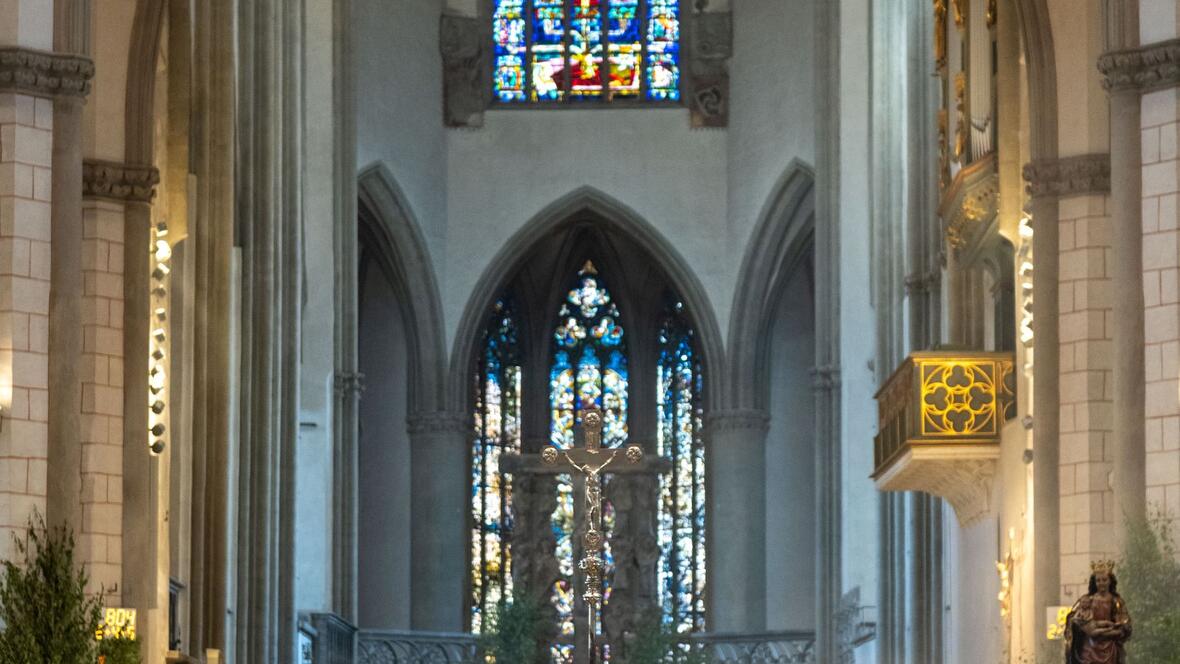 Der Gottesdienst wurde feierlich durch den Bischof und das Domkapitel begangen.