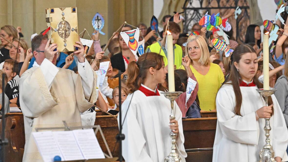 Jedes Jahr in der Ulrichswoche kommen die Schülerinnen und Schüler nach Augsburg. (Fotos: Leander Stork / pba)