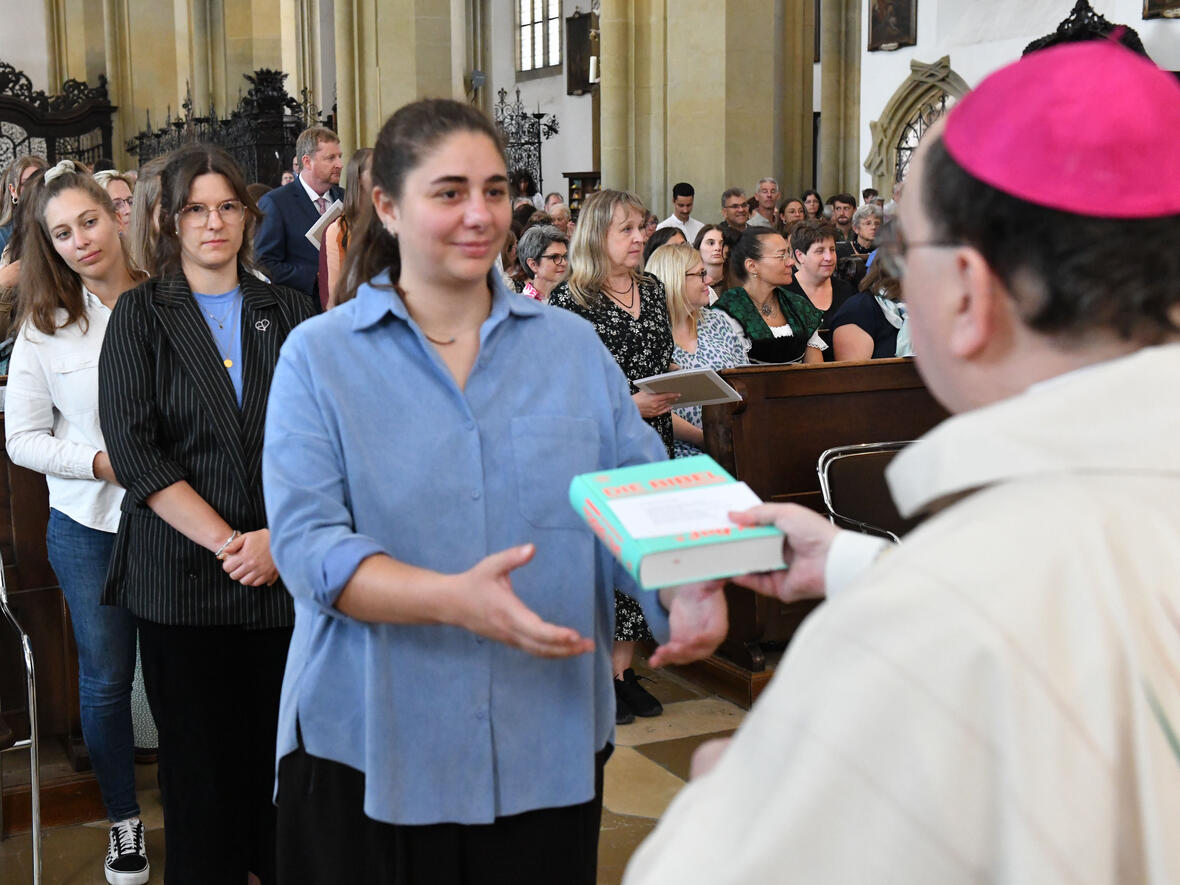 78 neue Lehrkräfte erhielten mit der Missio canonica ihre Lehrberechtigung (Fotos: Ulrich Bobinger/pba).