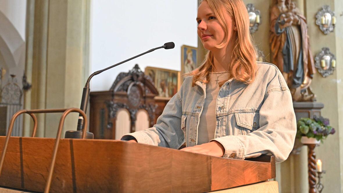 Auch liturgische Dienste wurden von dem FSJlern übernommen.