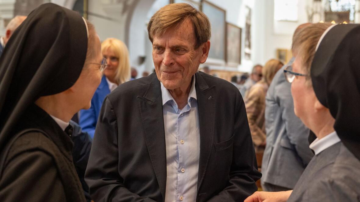 Angeregte Gespräche in St. Anna.