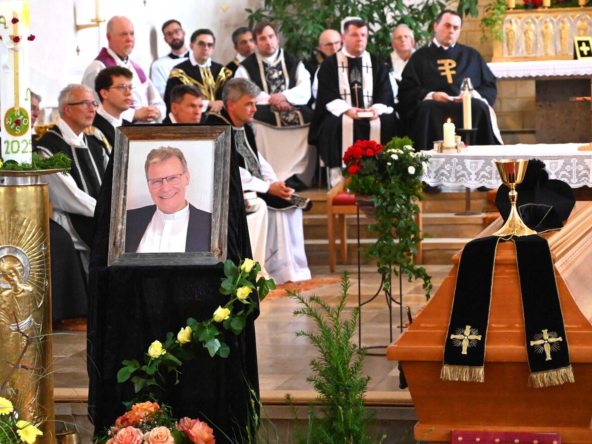 Das Requiem für Werner Haas wurde in der Pfarrkirche seiner Heimatpfarrei Wohmbrechts gefeiert (Fotos: Ulrich Bobinger/pba).