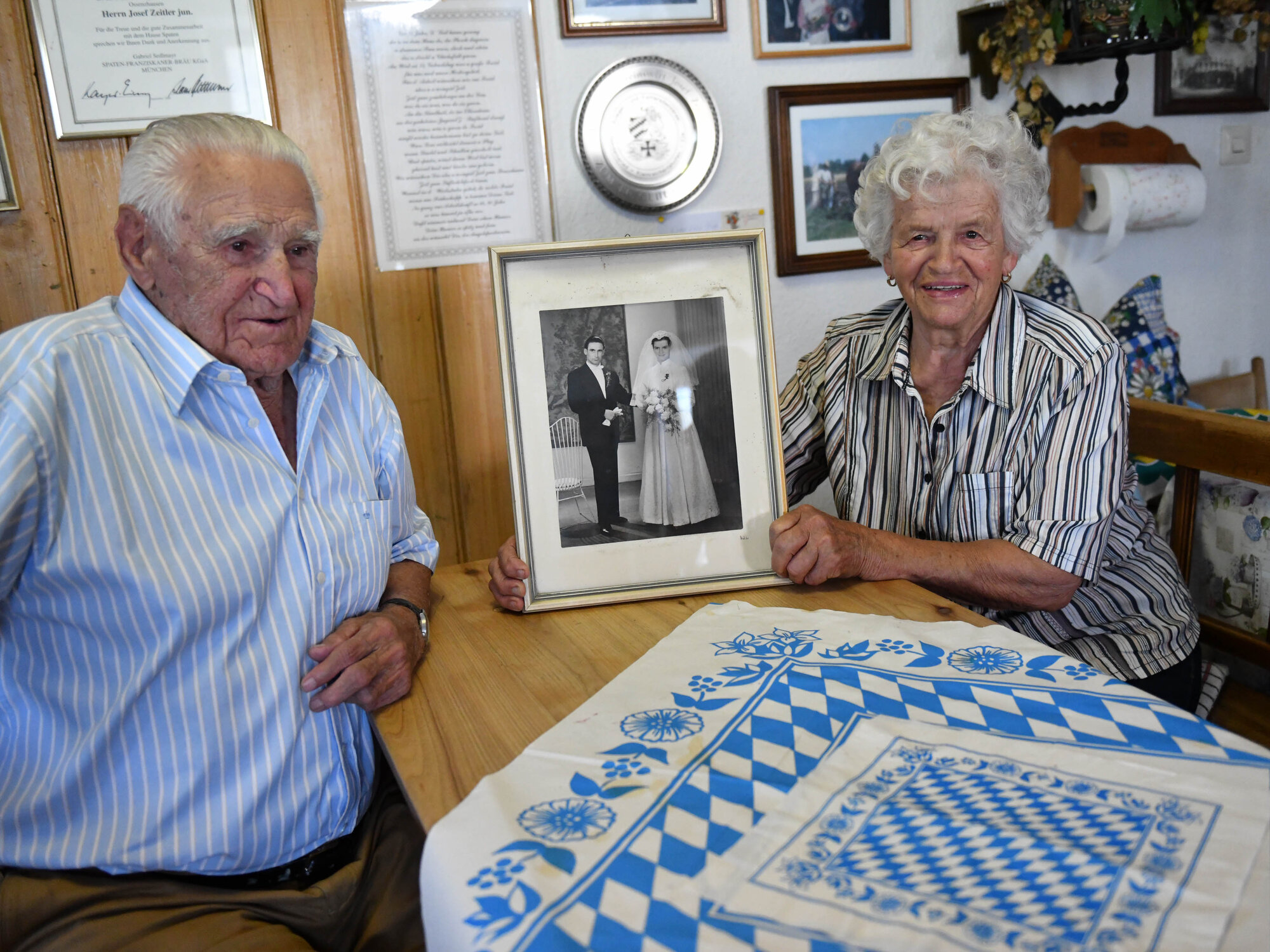 Blick zurück: Ein Hochzeitsfoto durfte auch damals nicht fehlen. (Foto: Maria Rösch / pba)
