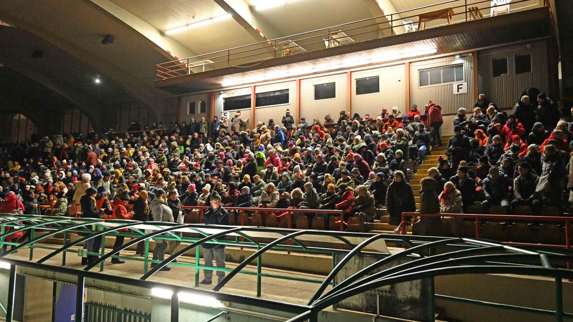 Rund 3000 Besucher kamen zum 2. Augsburger Stadionsingen. (Fotos: Leander Stork / pba)