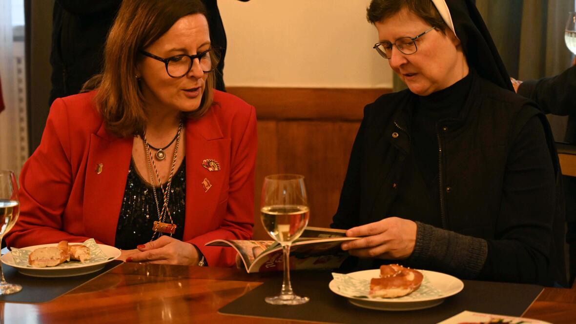 Der Besuch bot auch Möglichkeit sich miteinander auszutauschen.