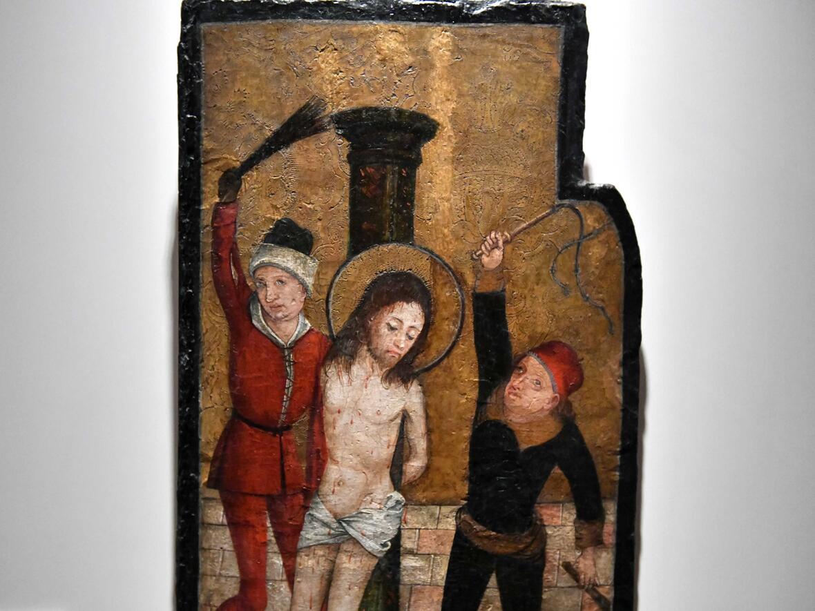 Die Geißelung Christi, Ausschnitt des Flügels eines Altars von 1470/1480, Mischtechnik und Vergoldung auf Holz, Diözesanmuseum St. Afra Augsburg. (Foto: Nicolas Schnall / pba)