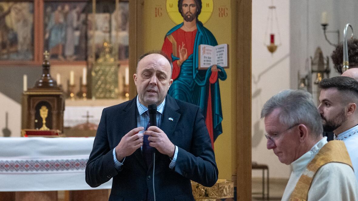 In einem Grußwort sprach der ukrainische Generalkonsul in München Yurii Nykytiuk der deutschen Kirche und Gesellschaft seinen Dank aus.