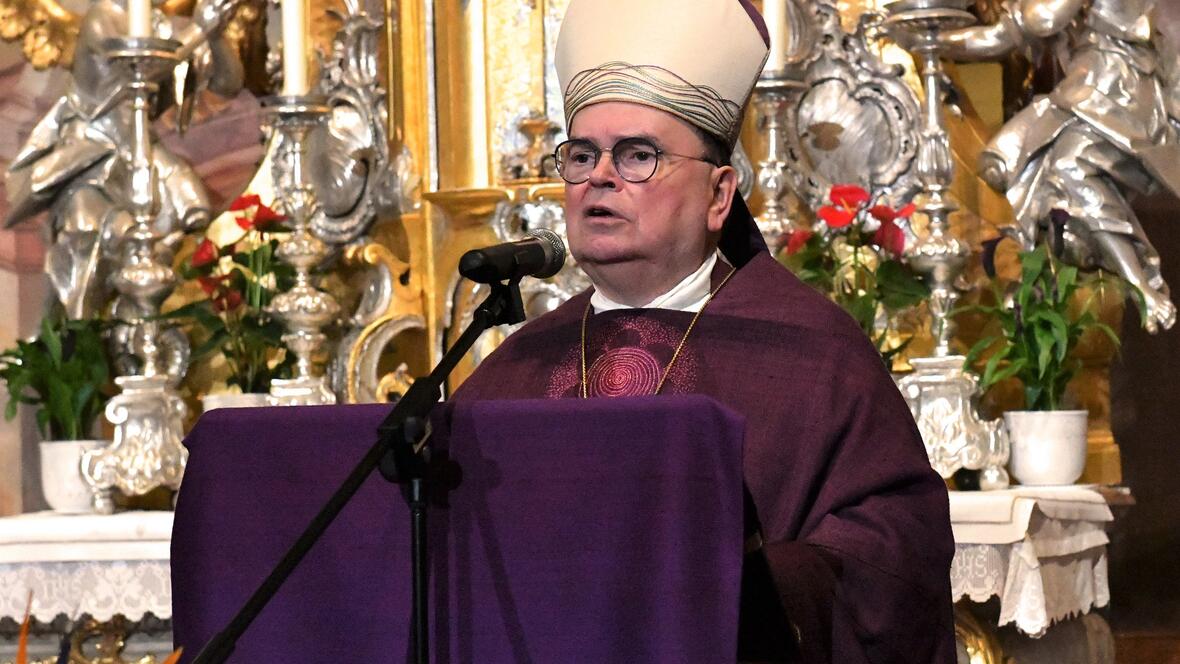 Bischof Bertram nannte die 95-jährige Präsenz der Karmelitinnen in Welden eine „lange, ertragreiche, gesegnete Zeit“ (Fotos: Ulrich Bobinger/pba).