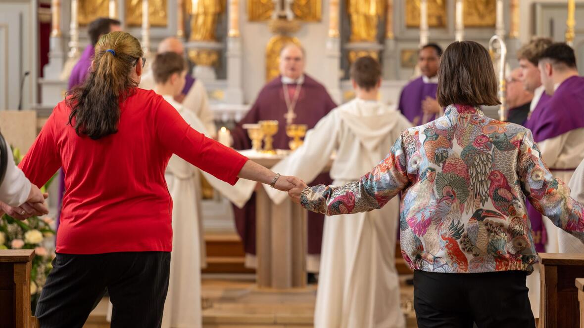 Lebendiges Wasser und gelebte Nächstenliebe: Patronatsfest der Stiftung Sankt Johannes in Schweinspoint (Fotos: Julian Schmidt / pba)