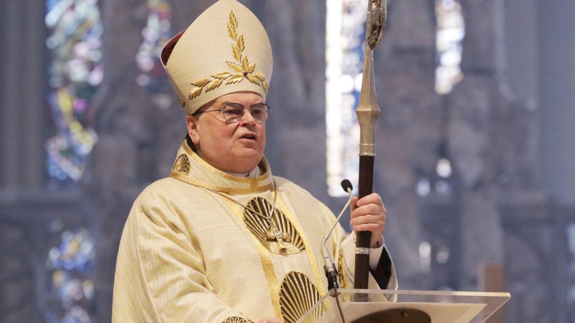 Bischof Bertram bei der Predigt.