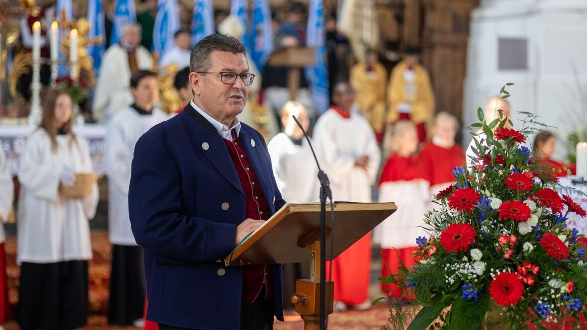 Der Präsident des Musikbunds Franz Josef Pschierer in der Basilika.