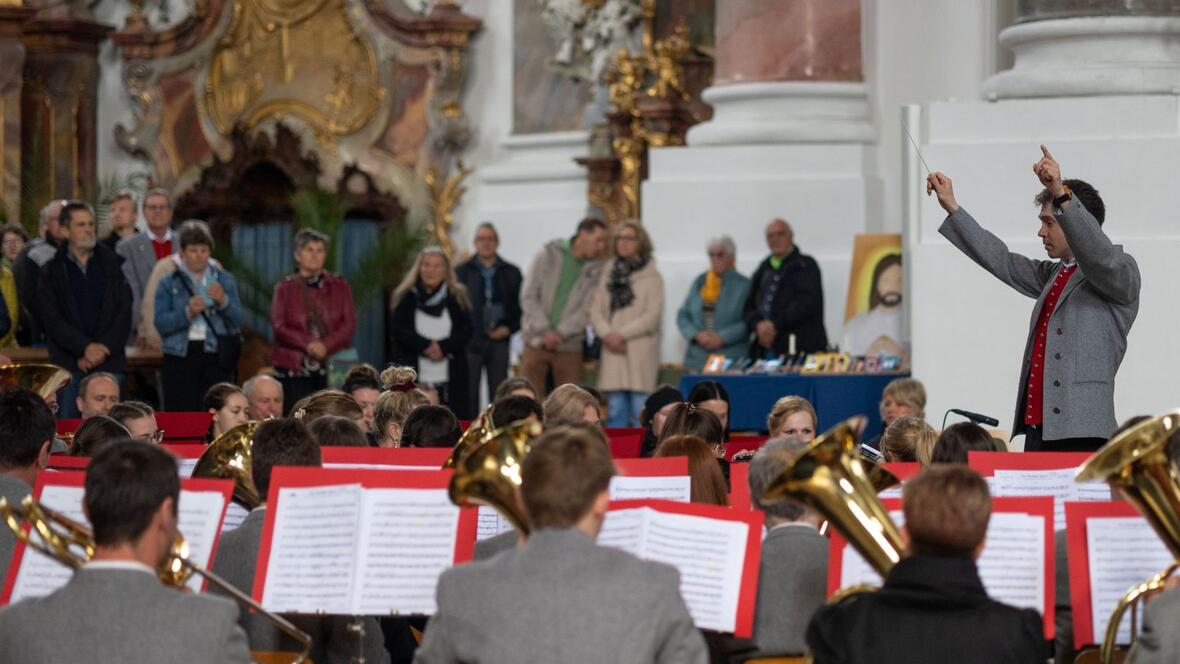 Der Gottesdienst wurde von der Blasmusikgesellschaft Ottobeuren musikalisch gestaltet.