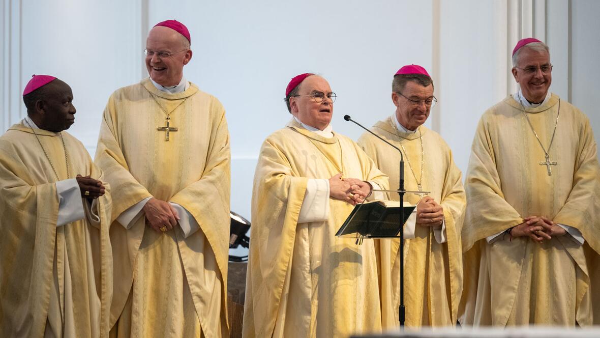 Beim Gottesdienst im Kiliansdom kamen zahlreiche Geistliche mit weltkirchlichem Hintergrund und Interesse zusammen.