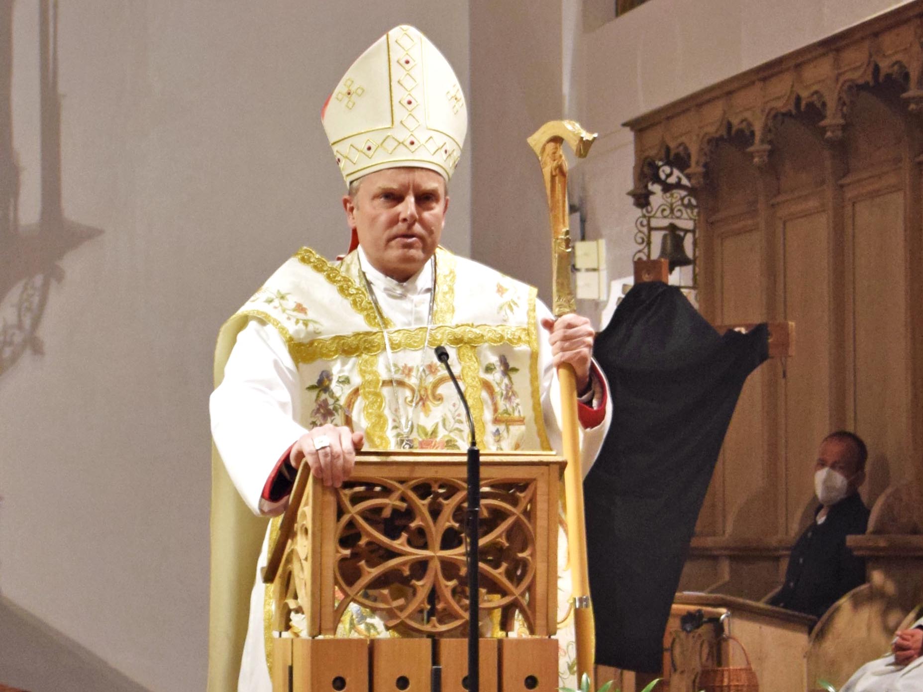 Weihbischof Wörner bei der Predigt.