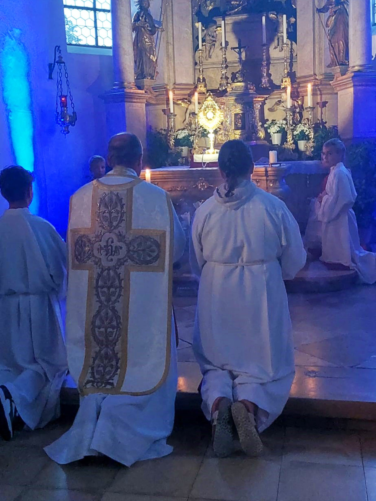 Weihbischof Florian Wörner in Schöffau.