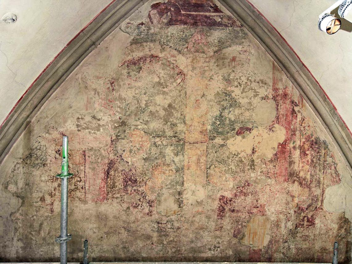 Wandbild an der Westwand des Südquerhauses im Hohen Dom: Grablegung Johannes des Täufers, oberer Bildteil: zwei klagende Jünger (stehend), vor ihnen zwei weitere, die das Grab zudecken. (Foto: Angelika Porst)